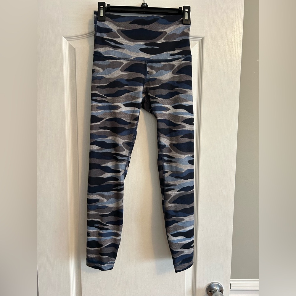 Lululemon Blue & Gray Camo High-Waist Crop Leggings